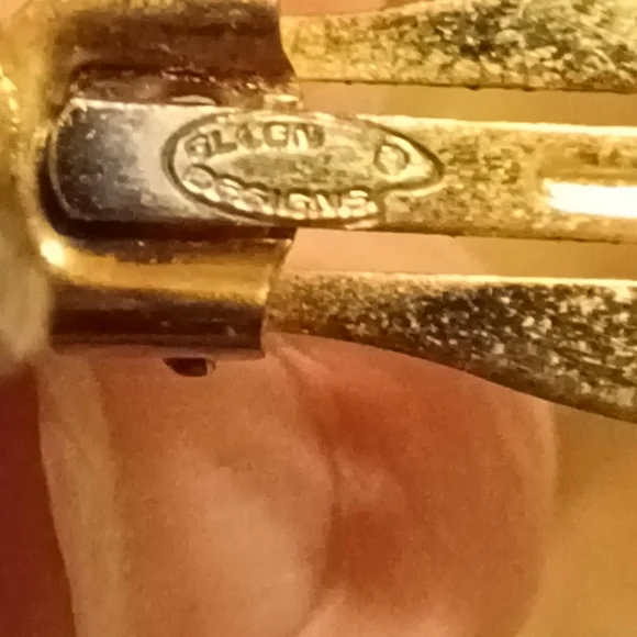 Big Gold Sunshine Clip Earrings With Blue Stone - Picture 7 of 7